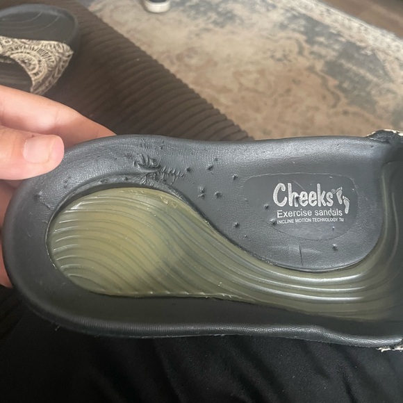 Cheeks Exercise Sandals Womens 10 Black Rubber Patterned Slip On Slides - Picture 5 of 7